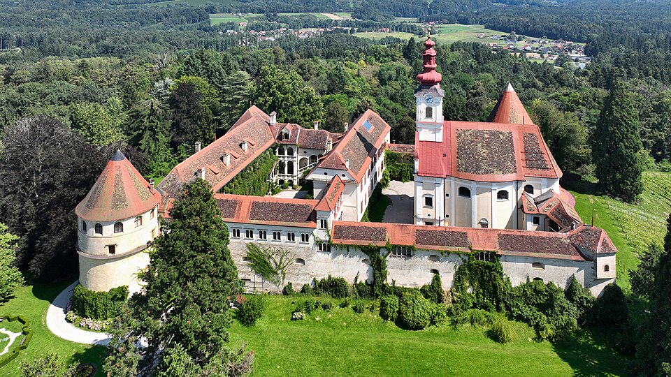 Schloss Hollenegg, photographed exterior