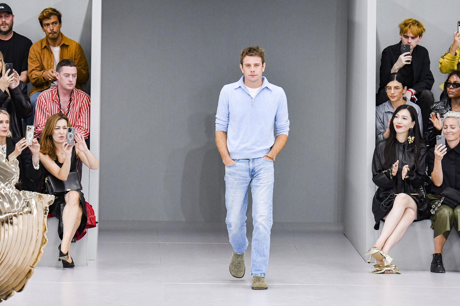 Jonathan Anderson trajectory from Loewe to Dior across LVMH, 2013–2025.