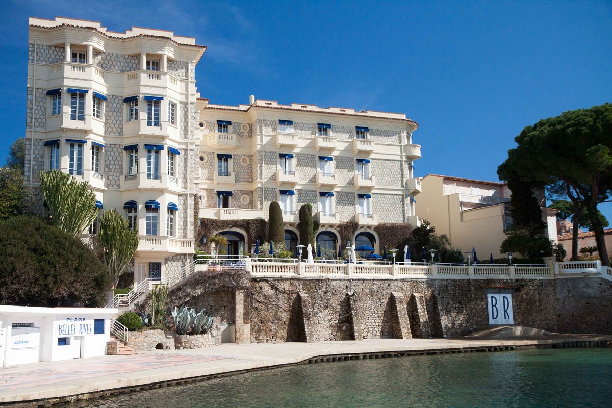 Daniel Lee's Burberry Cap d'Antibes residency at the Art Deco Hôtel Belles Rives, Juan-les-Pins, May-September 2026